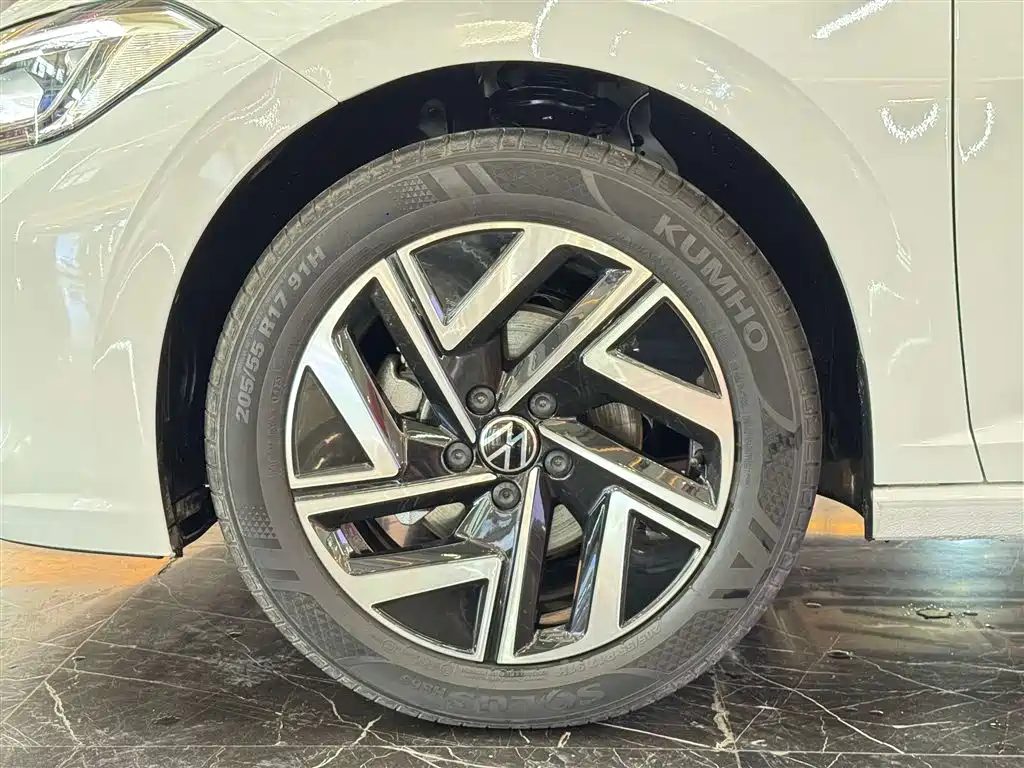 Volkswagen Sagitar 2025 Model Year Facelift 300TSI DSG Soaring Edition фото 10