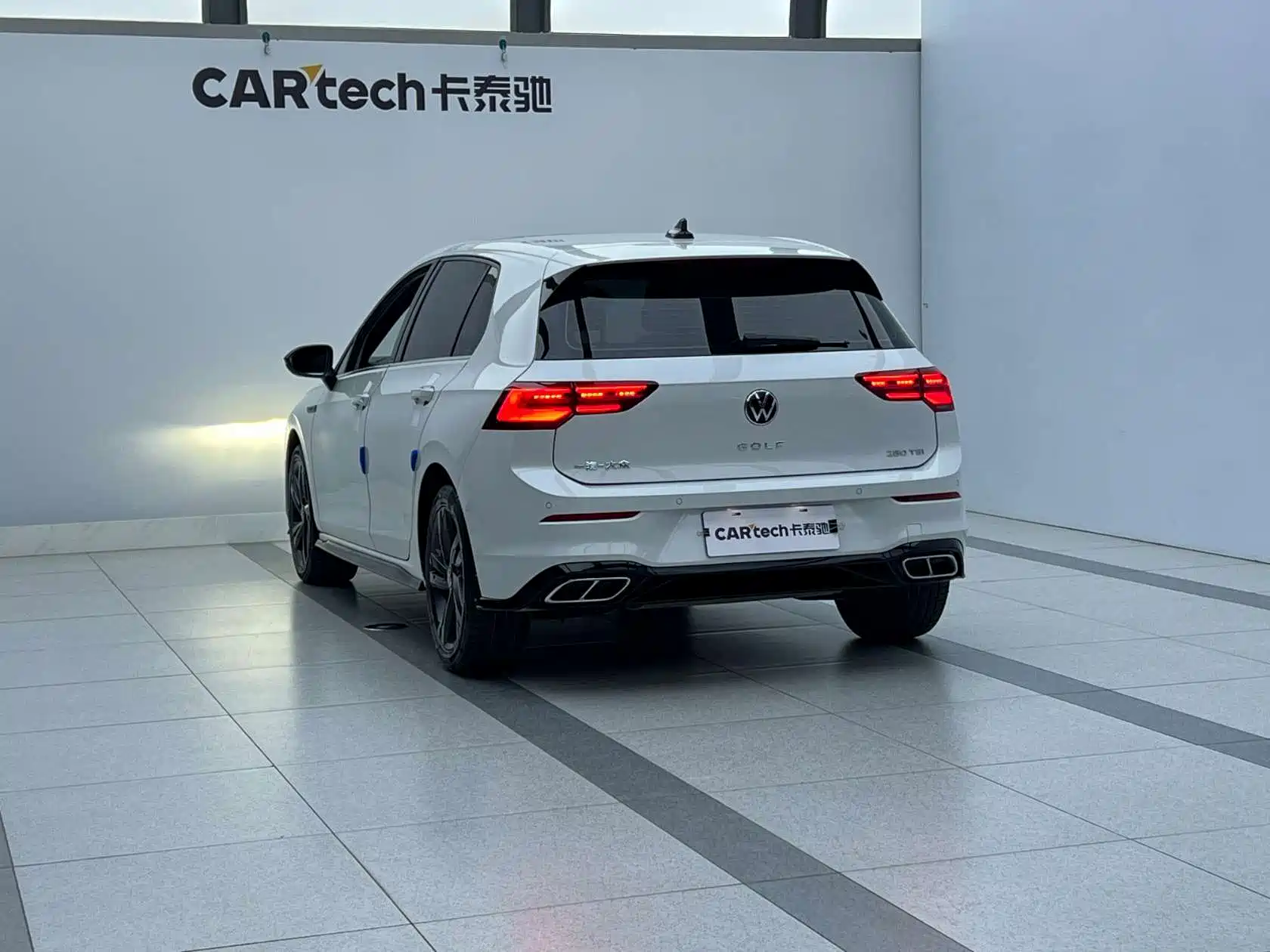 Фото 3 - Volkswagen Golf