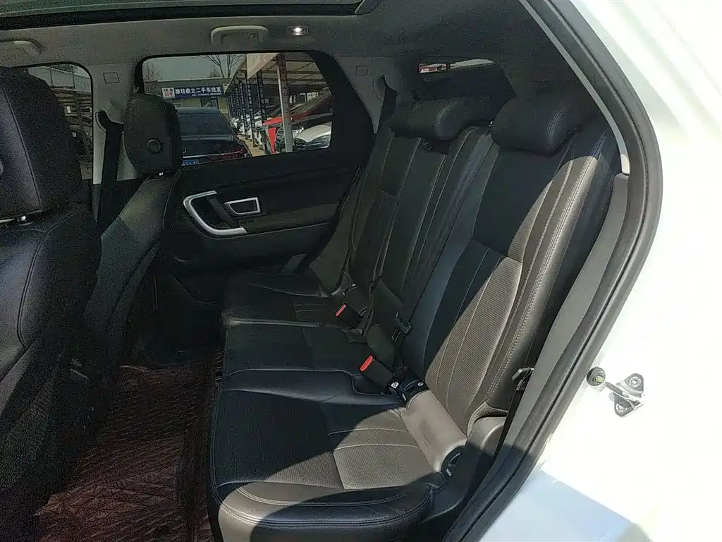 Land Rover Discovery Sport 2018 240PS HSE Edition фото 17