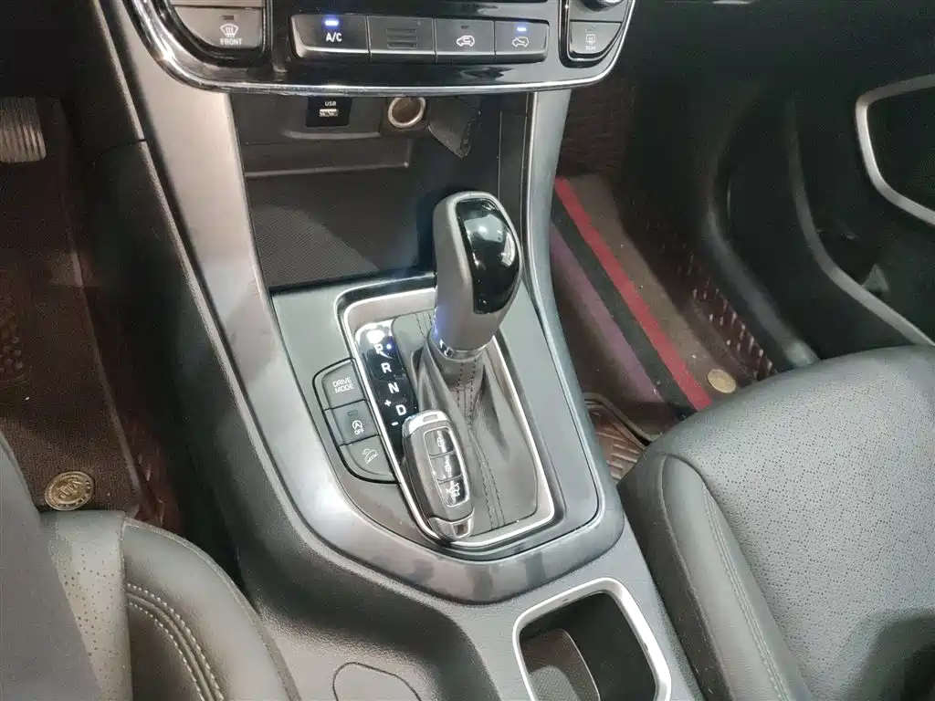 Hyundai Beijing Hyundai ix35 2019 2.0L Automatic 2WD Zhiyong·Smooth Enjoy China VI фото 10