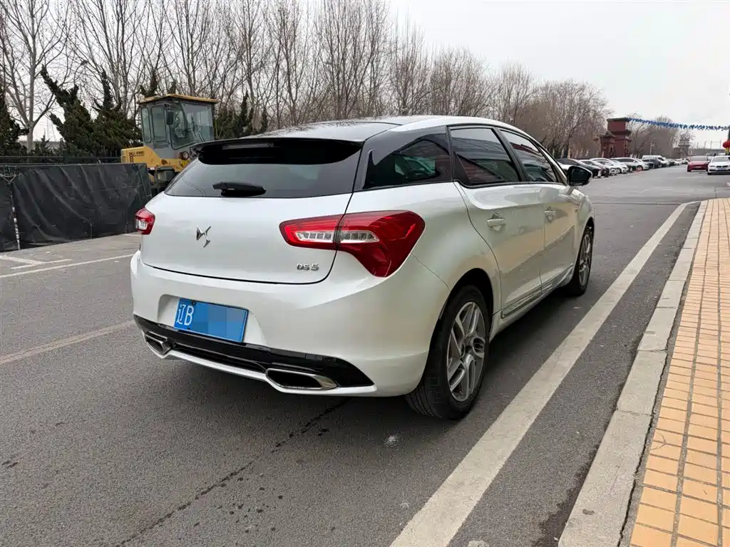 DS 5 2018 2015 1.6T Luxury THP160