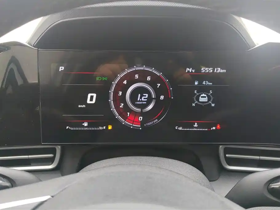 Hyundai Elantra 2021 1.5L CVT LUX Premium Edition фото 14