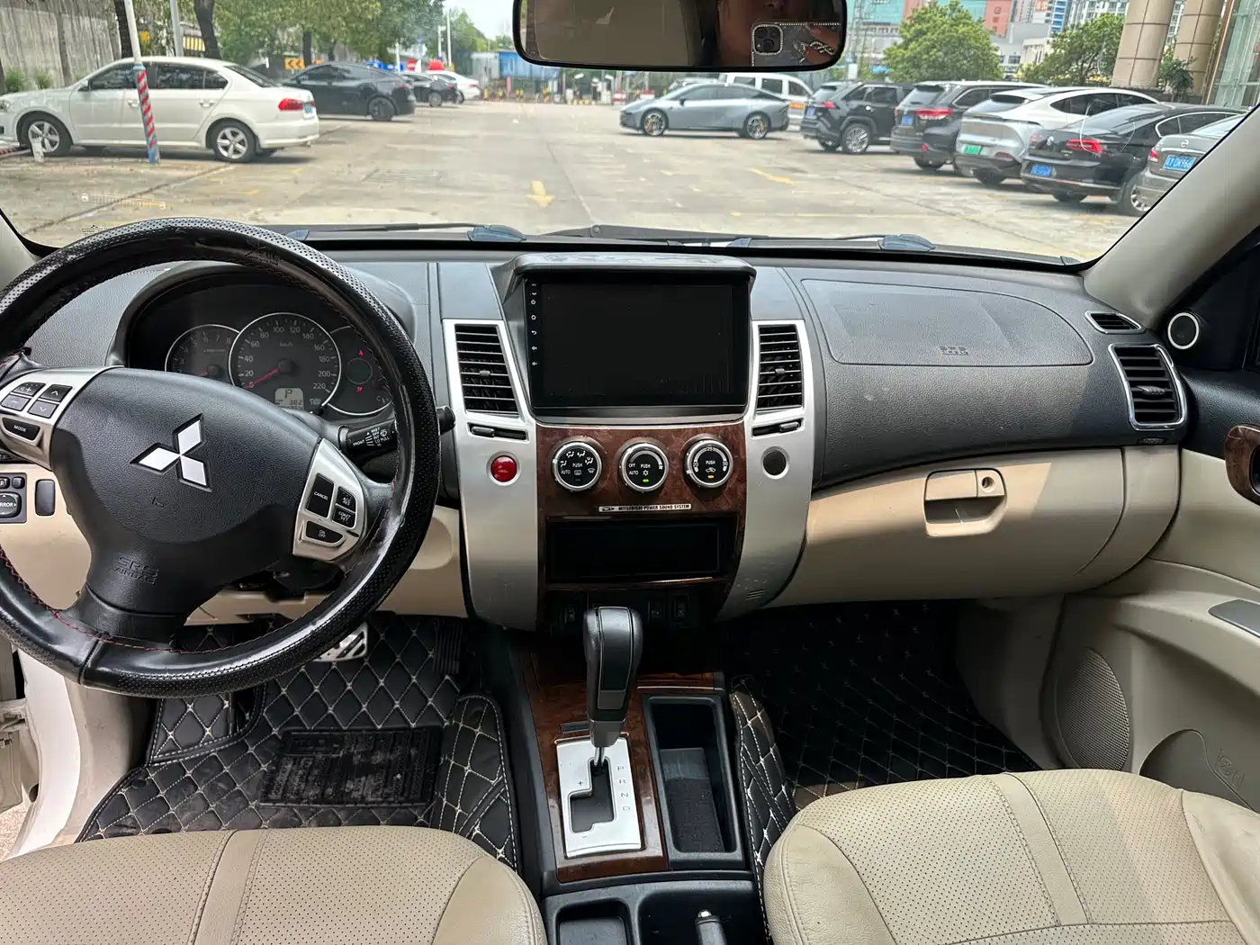 Mitsubishi Pajero Sport 2013 3.0L Automatic 2WD Luxury фото 10