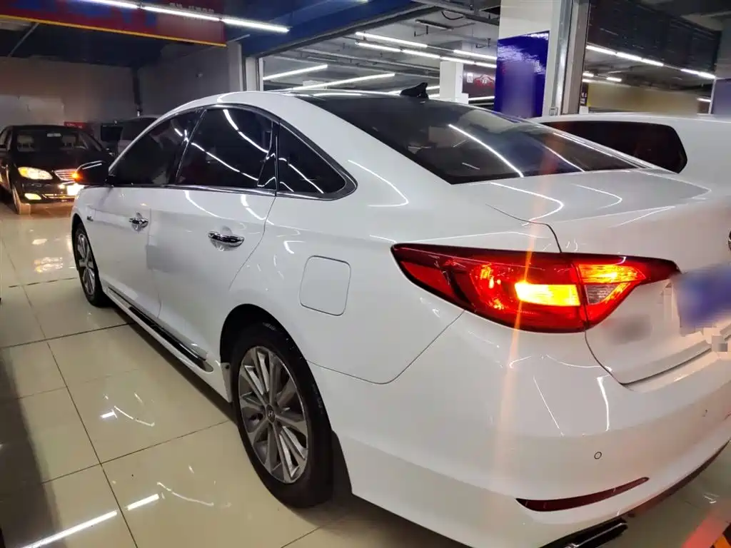 Hyundai Sonata 2015 1.6T GLS Smart фото 5