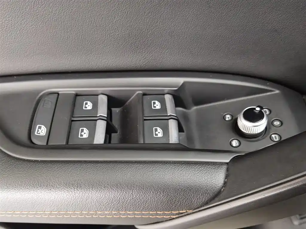 Audi Q5L 2018 40 TFSI Prestige Fashion (China V) фото 9