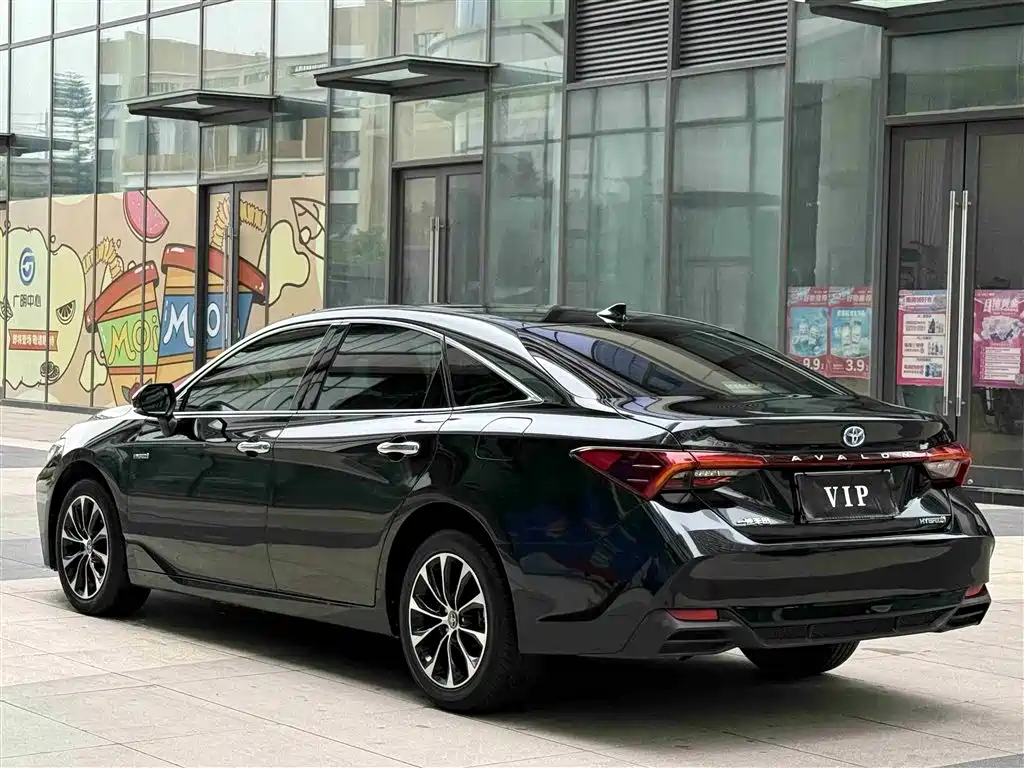 Toyota Avalon 2022 Hybrid 2.5L Luxury Edition фото 4
