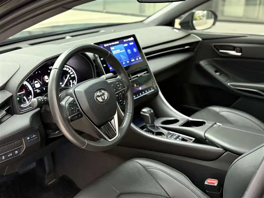 Toyota Avalon 2022 Hybrid 2.5L Luxury Edition фото 24