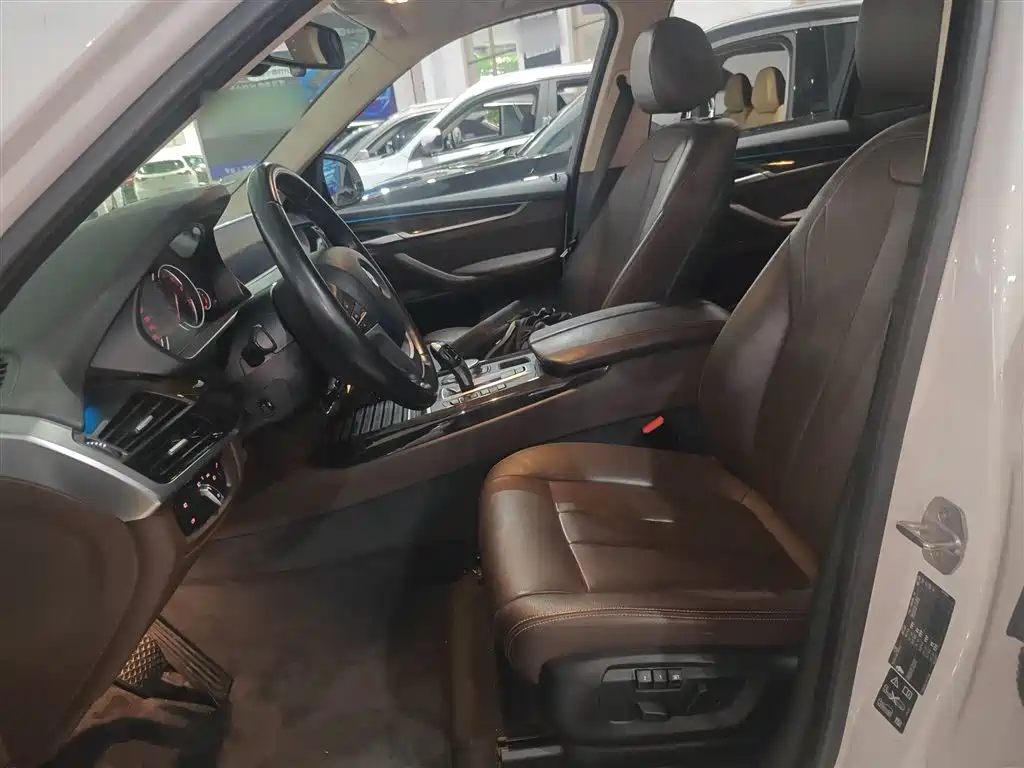 BMW X5 (Import) 2017 xDrive28i фото 12