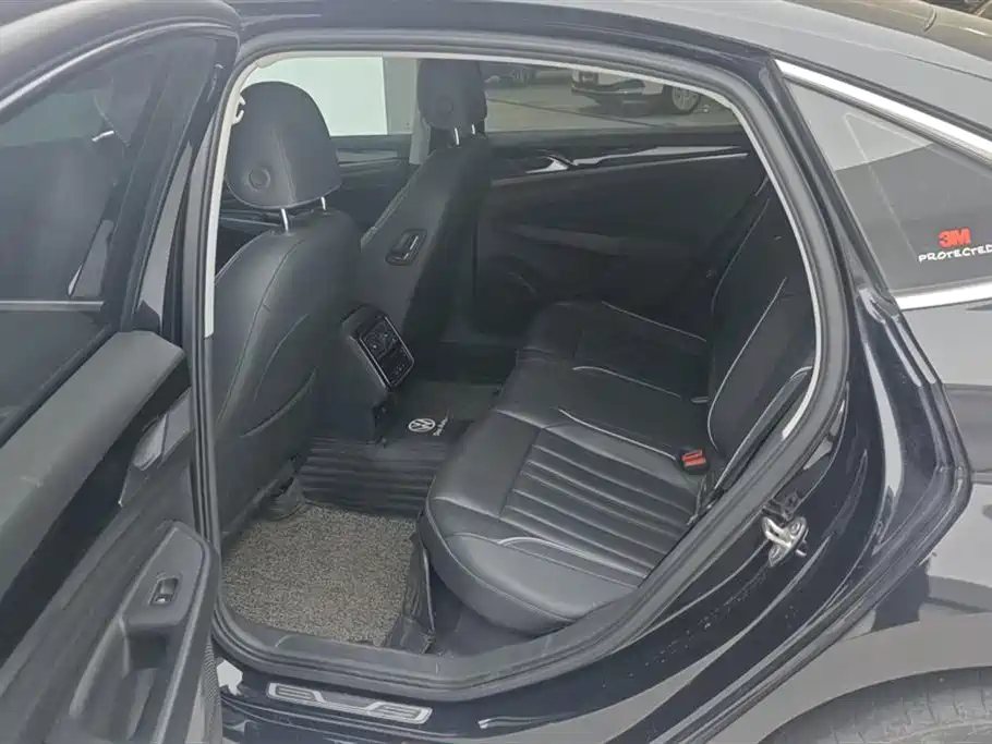 Volkswagen Passat 2022 330TSI Starlight Elite Edition фото 11