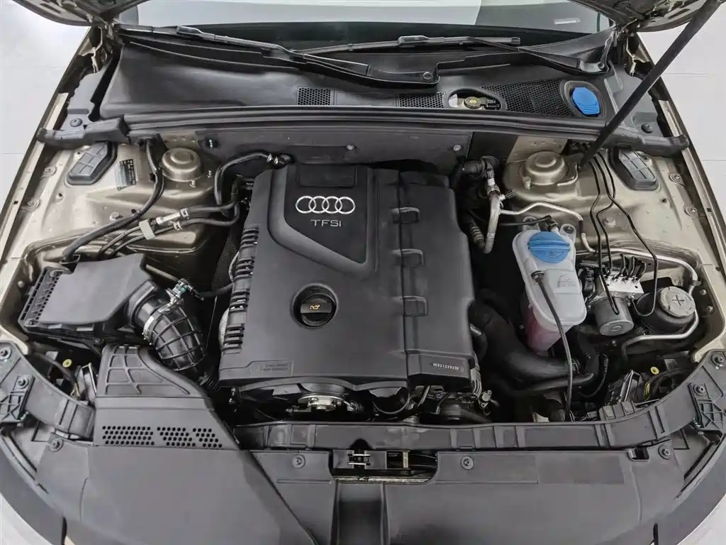 Audi A4L 2011 2.0 TFSI Comfort фото 6