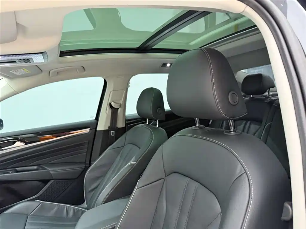 Volkswagen Passat 2023 Facelift 330TSI Elite Edition фото 16