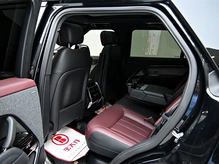 Land Rover Range Rover Sport 2025 400PS Hidden Edge Special Edition фото 13