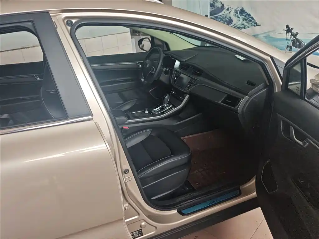 Photo 25 - Geely Emgrand GS