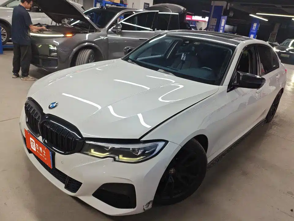 Photo 1 - BMW 3 Series