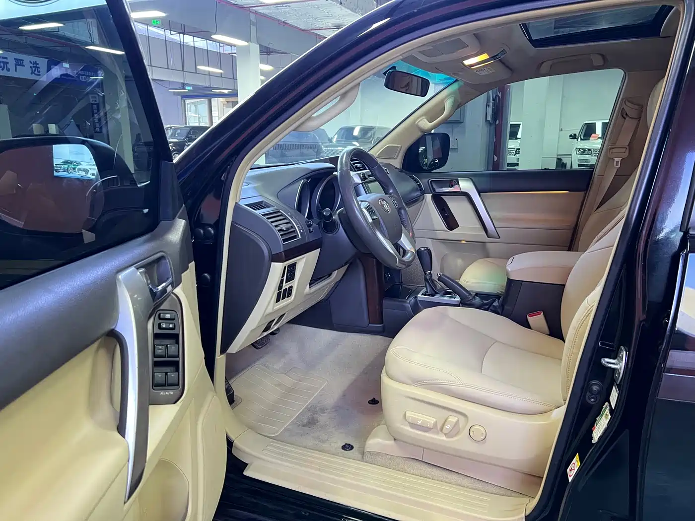 Toyota Prado 2014 4.0L Automatic TX-L NAVI фото 11