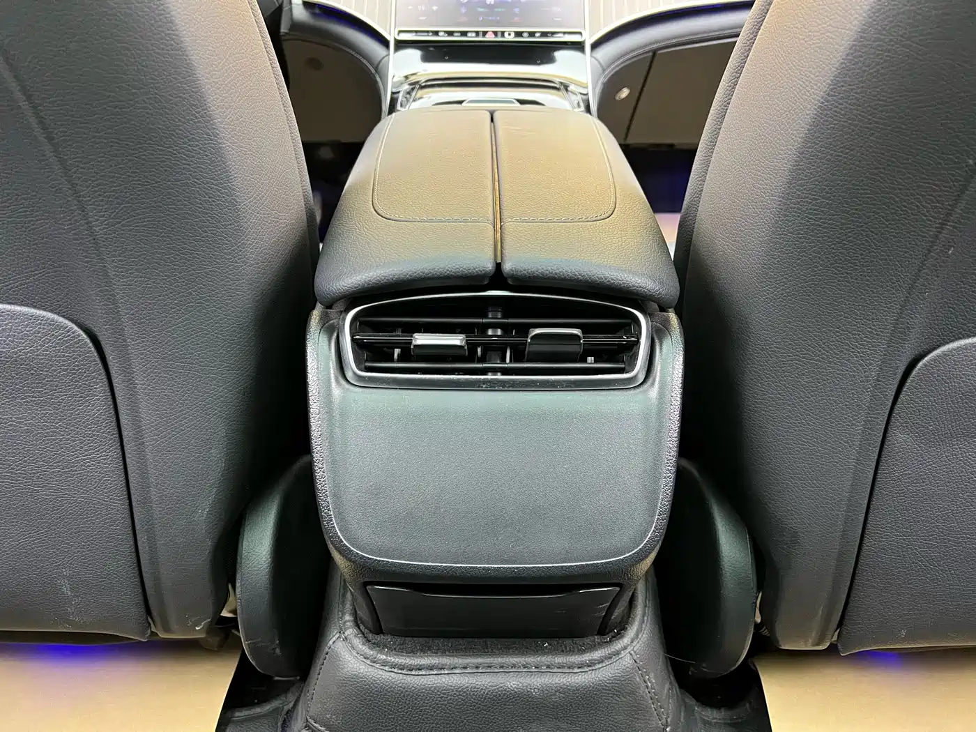 Mercedes-Benz EQE 2022 350 Luxury Edition фото 30