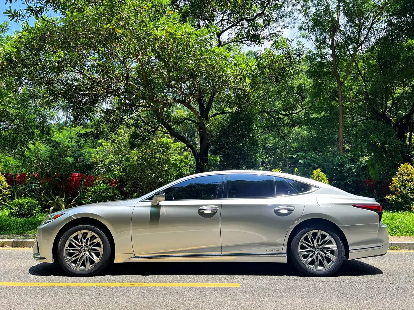 Lexus LS 2022 2021 500h Luxury Edition