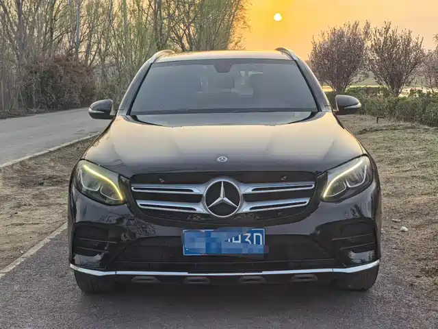 MERCEDES-BENZ GLC