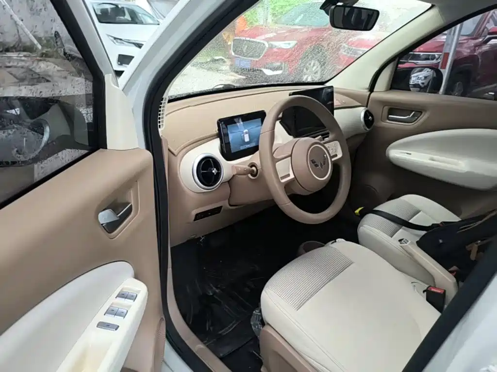 صورة 16 - Wuling Motors Hongguang MINIEV