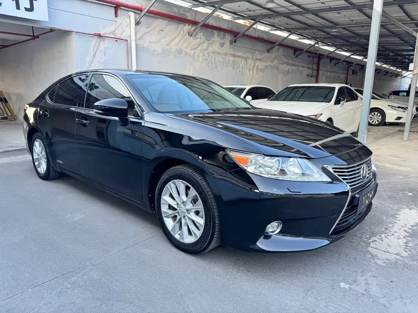 Фото 3 - Lexus ES