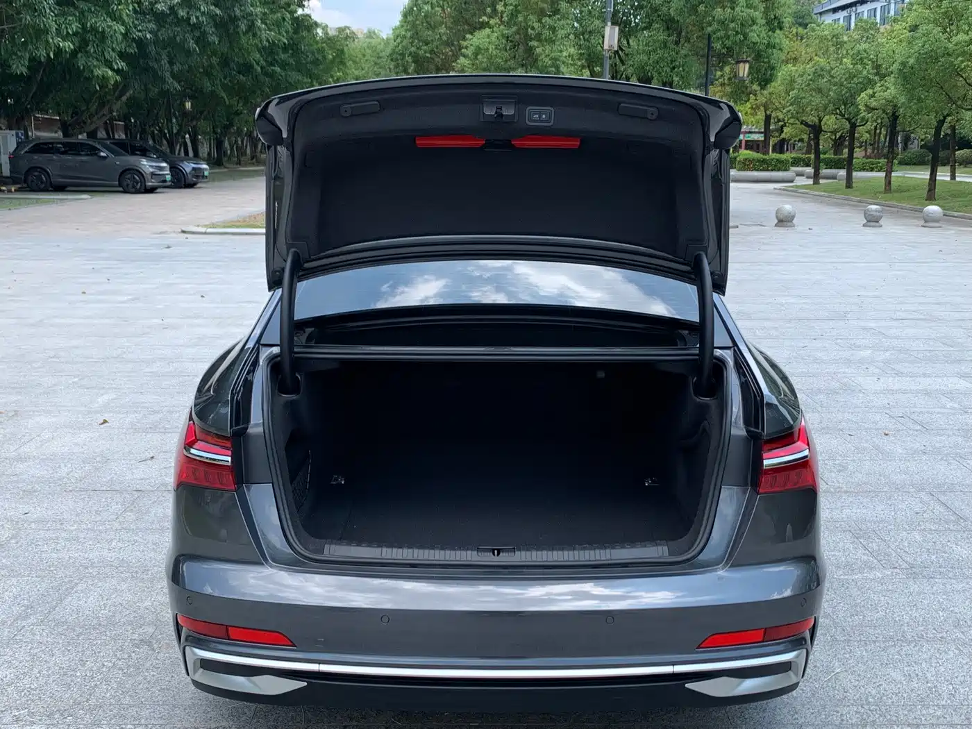 Фото 16 - Audi A6L