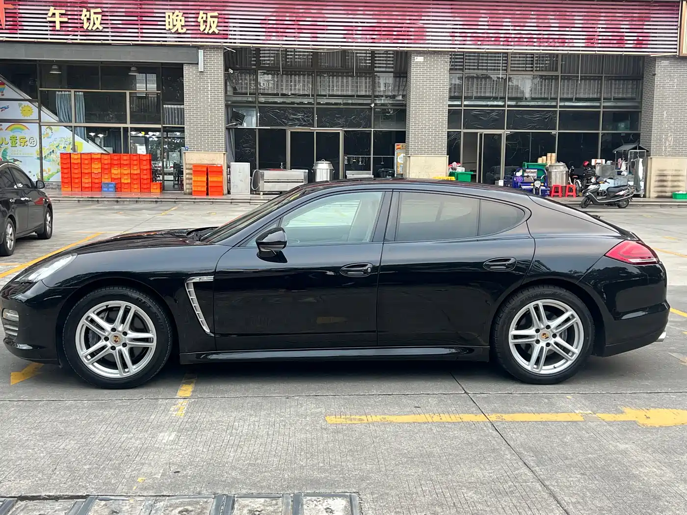 Porsche Panamera 2013 Panamera Platinum Edition 3.6L фото 7