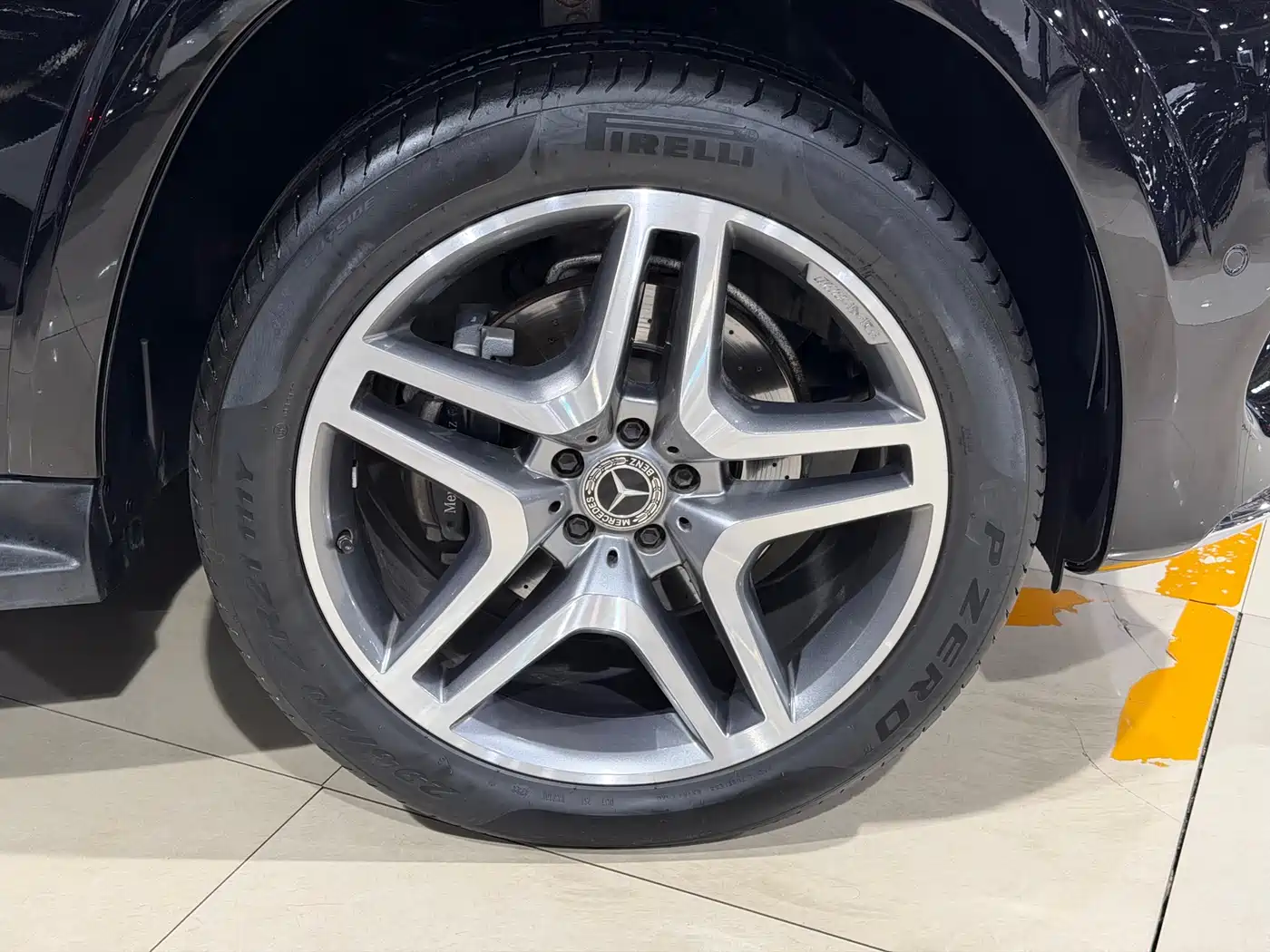 Mercedes-Benz GLS 2018 Facelift GLS 400 4MATIC Luxury фото 24