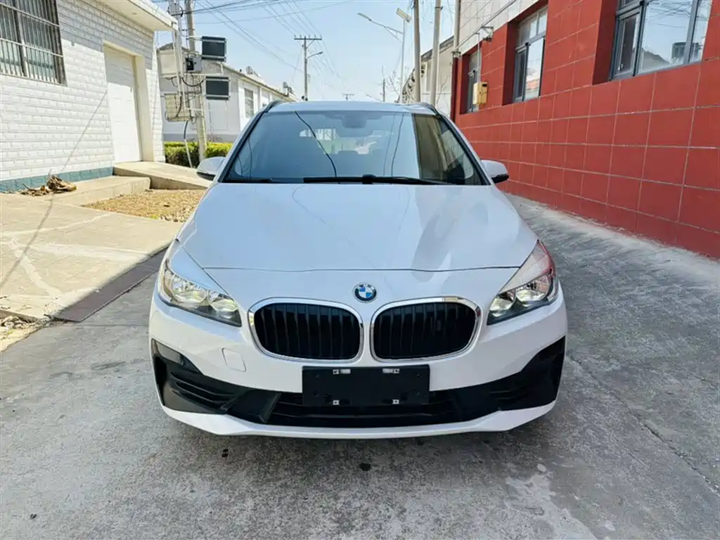 BMW 2 Series Touring 2019 218i Fashion фото 5