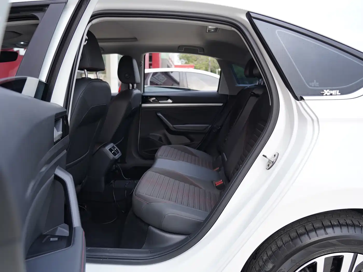 Volkswagen Lavida 2023 300TSI DSG Starlight Full Comfort Edition фото 6