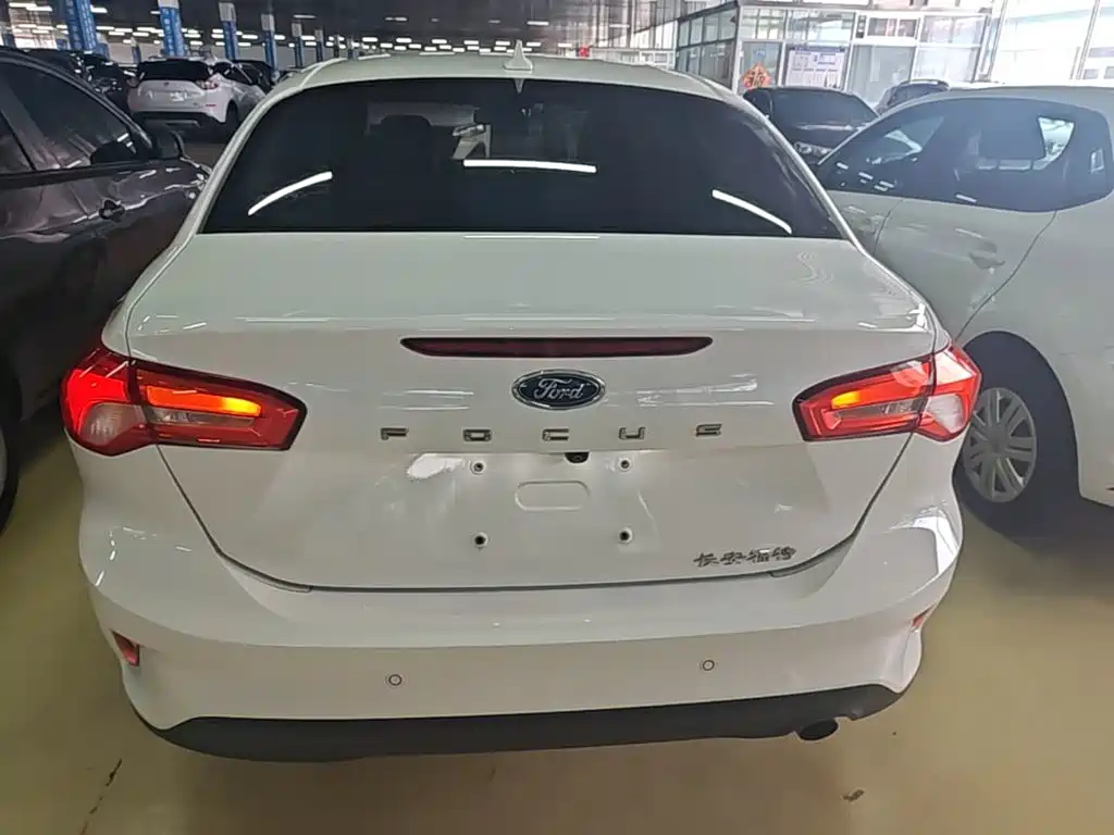 Фото 6 - Ford Focus
