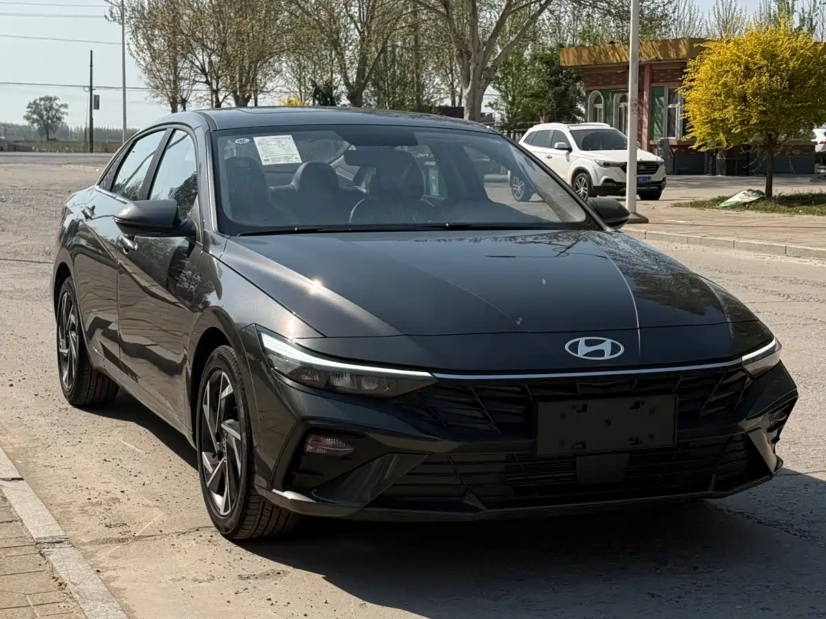 MODERN ELANTRA