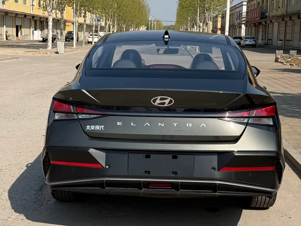 MODERN ELANTRA