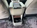 Photo 12 - Toyota Sienna