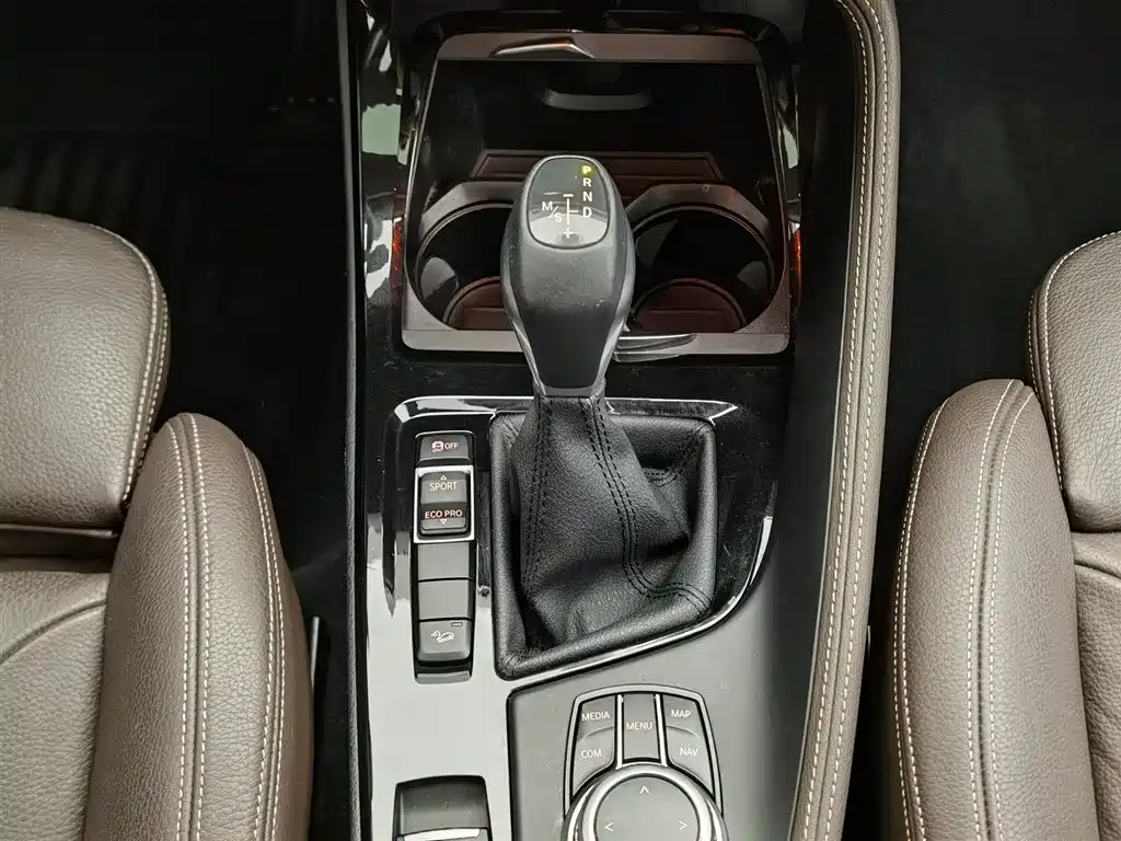 BMW X1 2018 xDrive20Li Premium Model фото 13