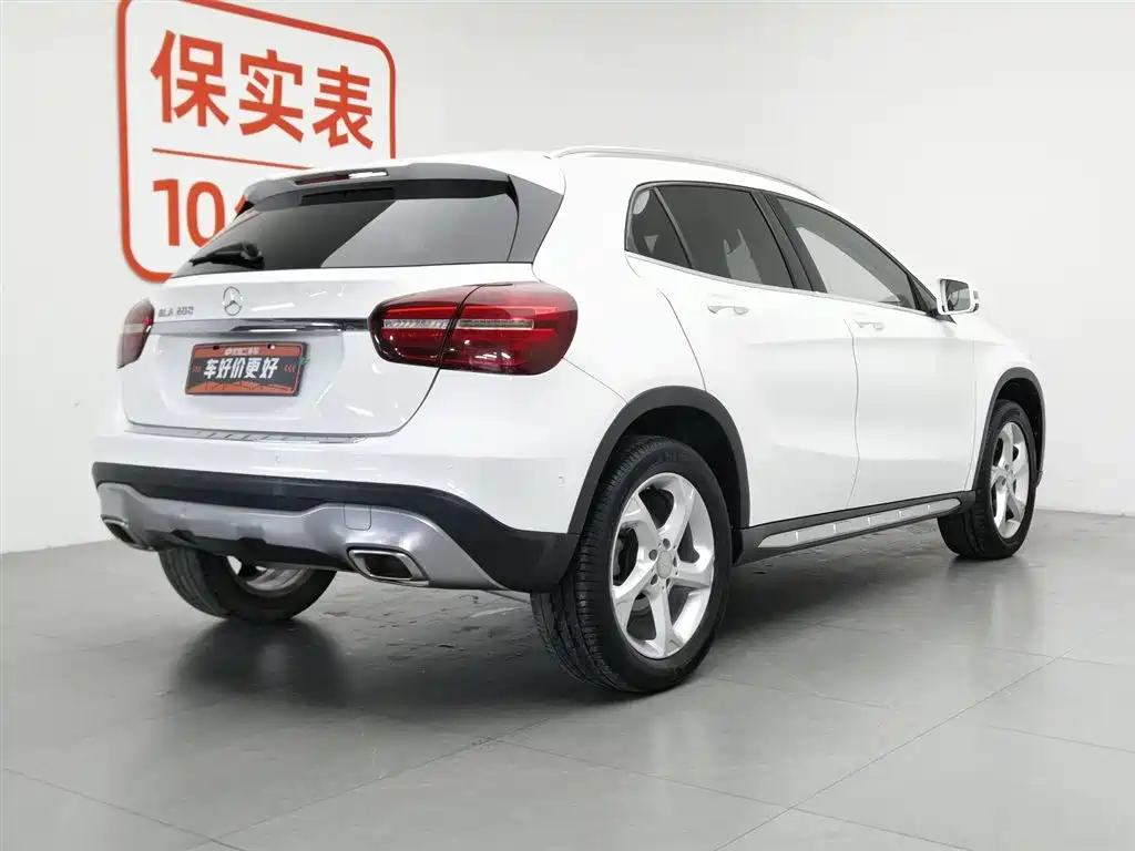 Mercedes-Benz GLA 2017 GLA 200 Dynamic фото 2