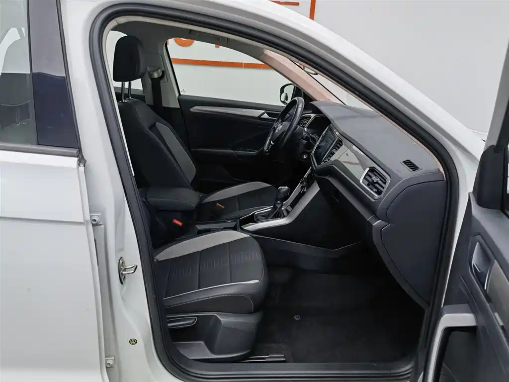 Volkswagen T-ROC 2018 280TSI DSG 2WD Progressive (China V) фото 23