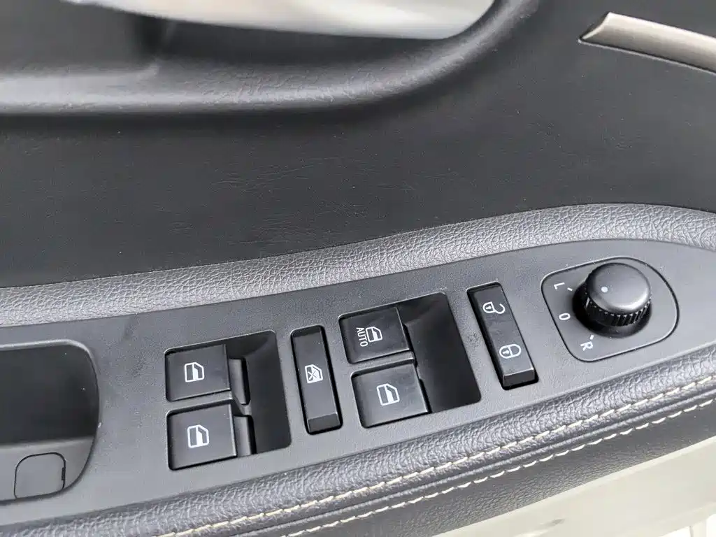 Фото 9 - BAIC Senova D50