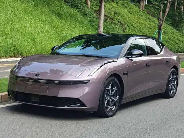  Lynk & Co Lynk & Co 10 EM-P 2025 240km Base