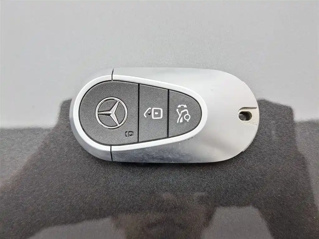 Mercedes-Benz GLC 2023 GLC 260 L 4MATIC Dynamic 7-Seater фото 19