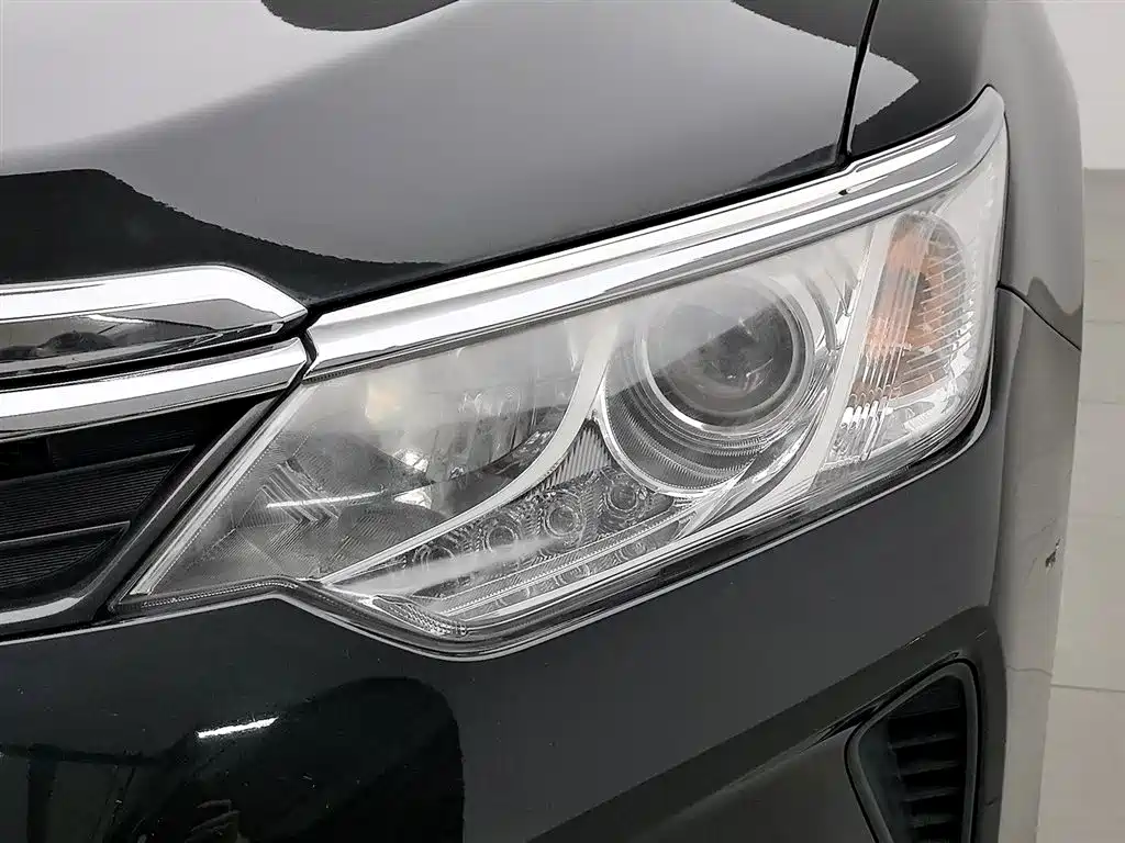 Toyota Camry 2016 2.0G 10th Anniversary Leading Edition фото 7