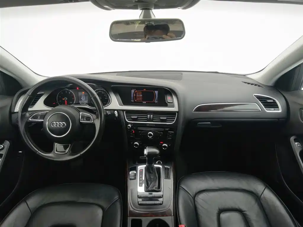 Audi A4L 2015 35 TFSI Auto Comfort фото 5