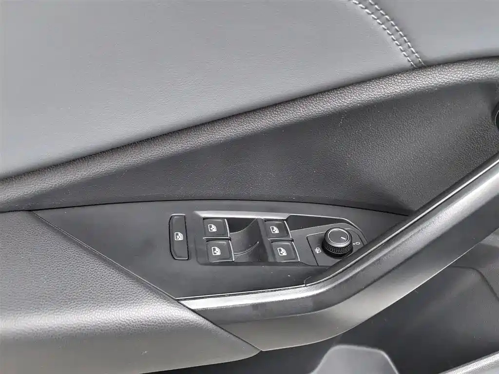 Volkswagen Sagitar 2023 Model Year 280TSI DSG Surpass Edition фото 9