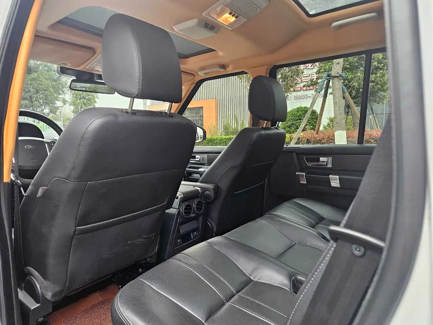 Land Rover Discovery 2016 3.0 SC V6 SE фото 9