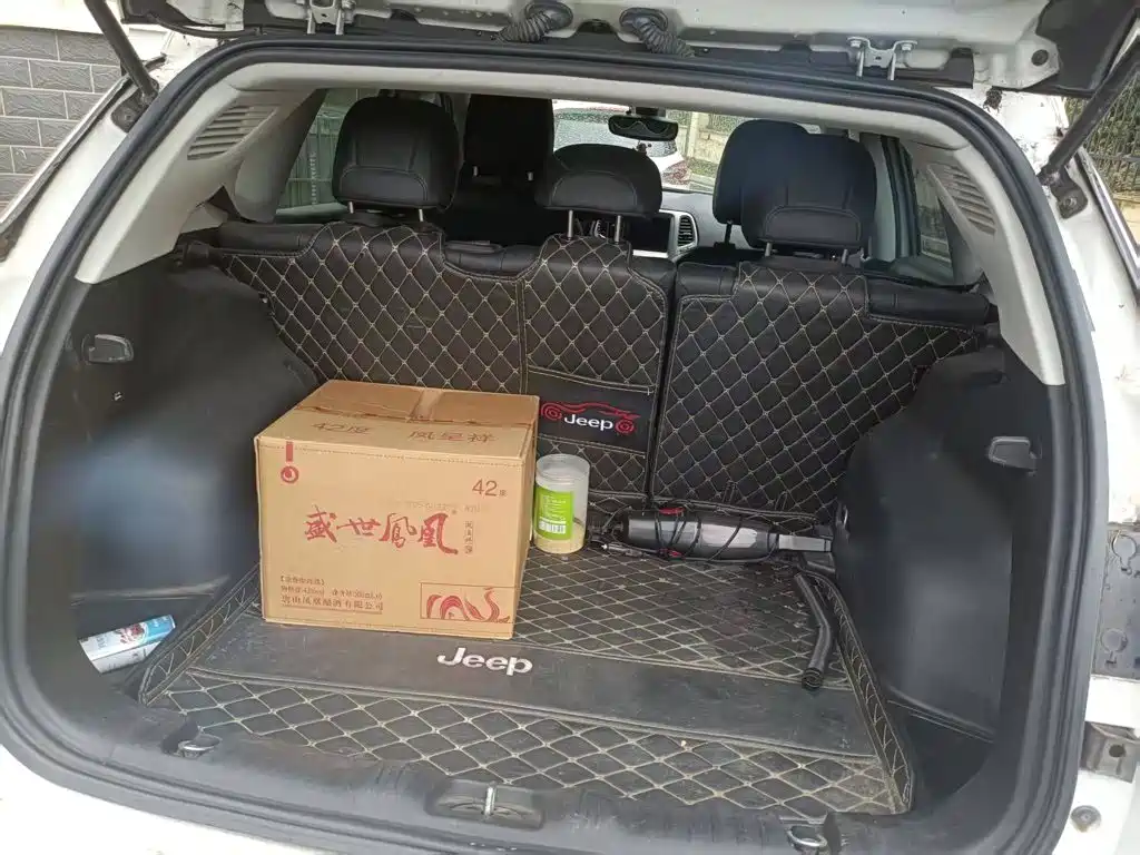 Photo 4 - Jeep Compass