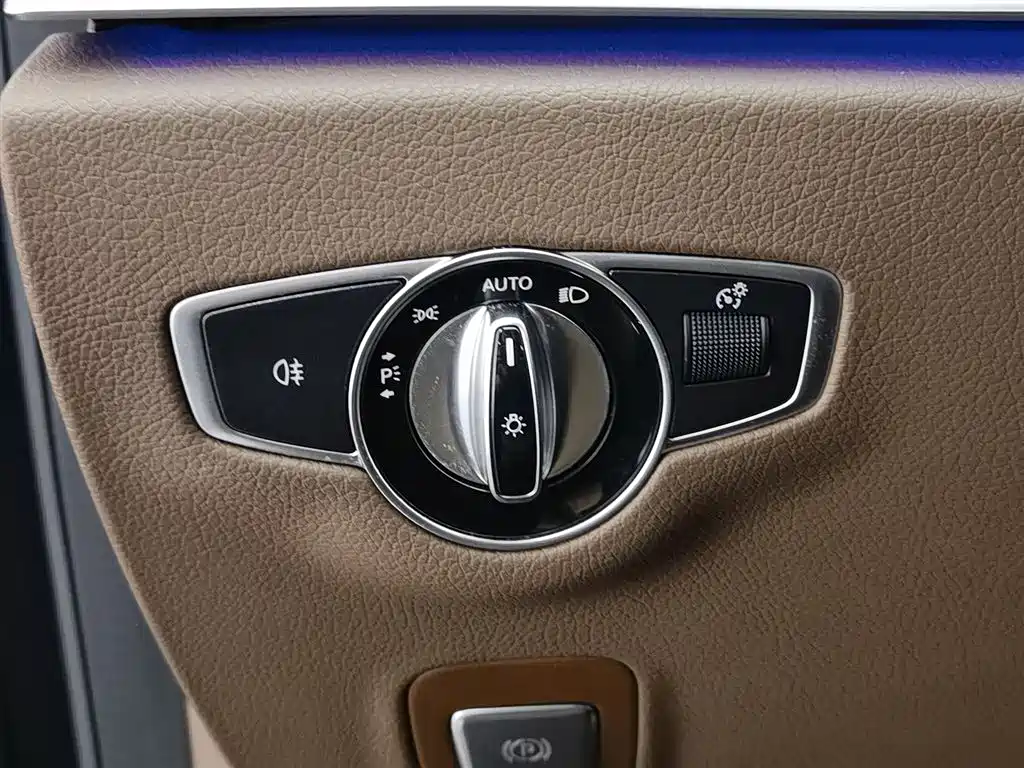 Mercedes-Benz E-Class 2023 E 300 L Fashion фото 21