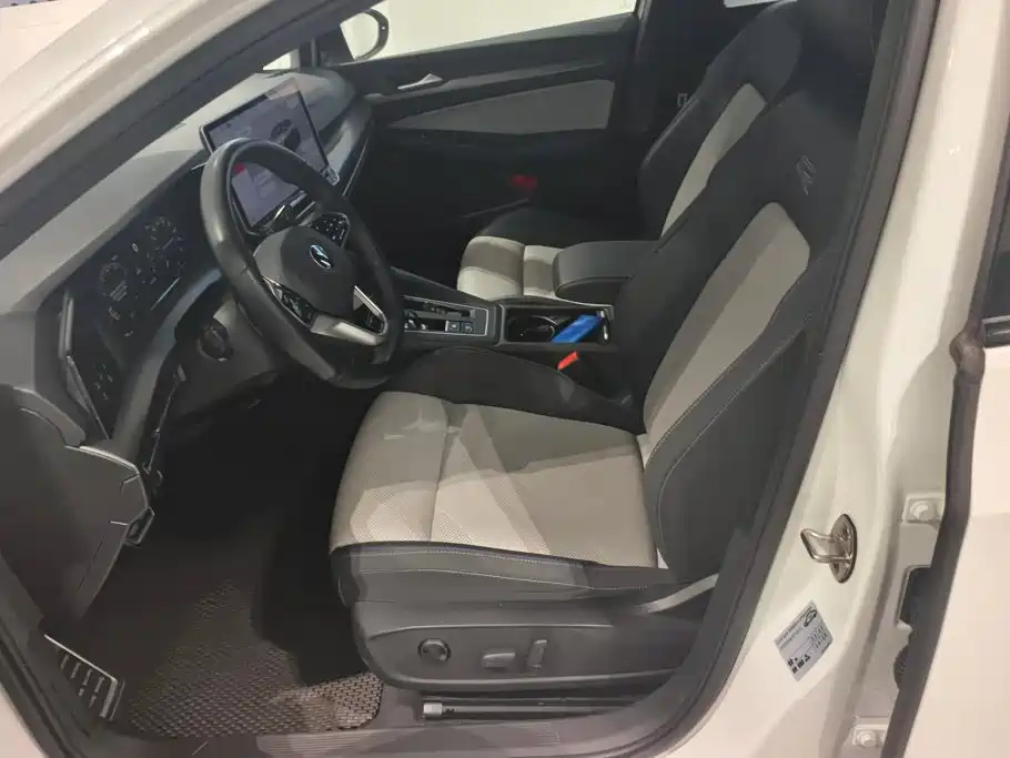 Фото 9 - Volkswagen Golf