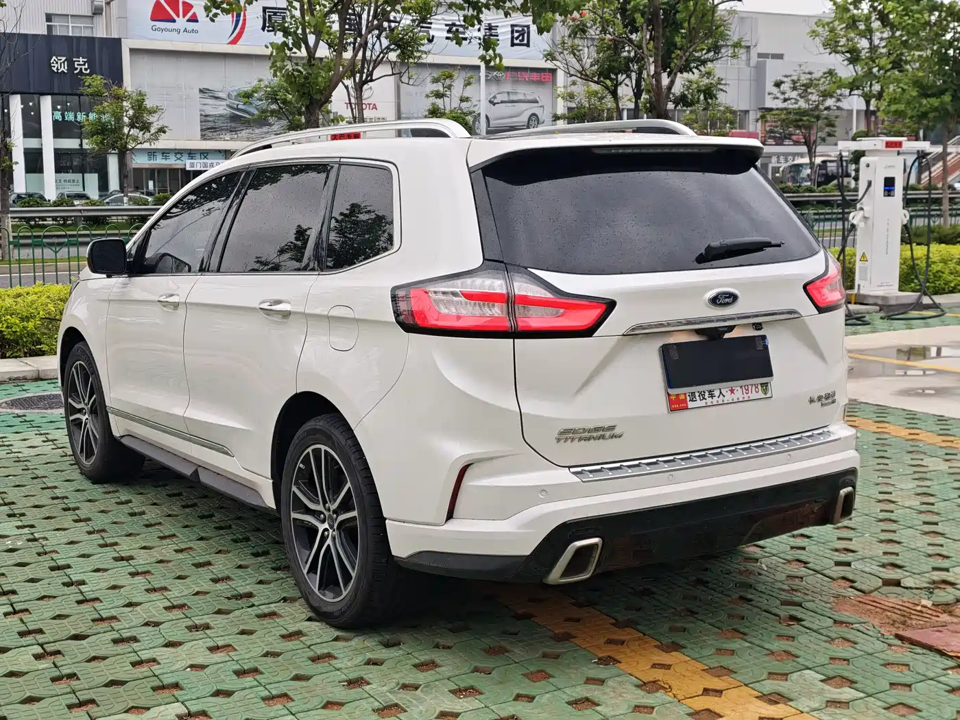 Фото 6 - Ford Edge