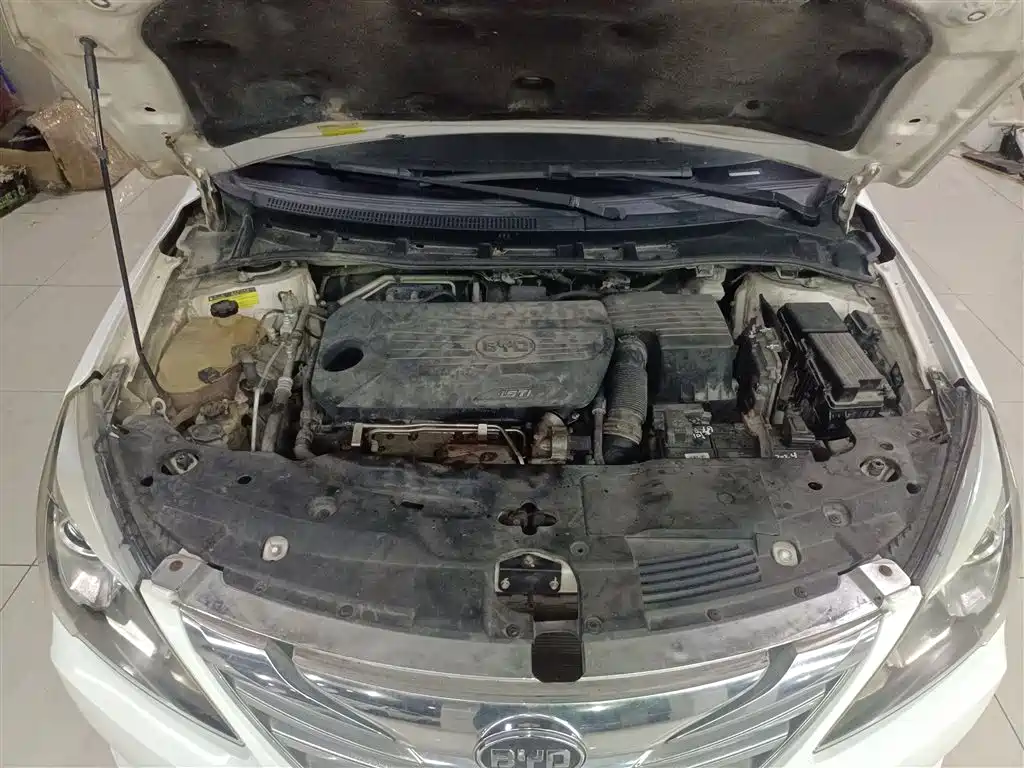 BYD G5 2014 1.5TID Automatic Premium фото 10