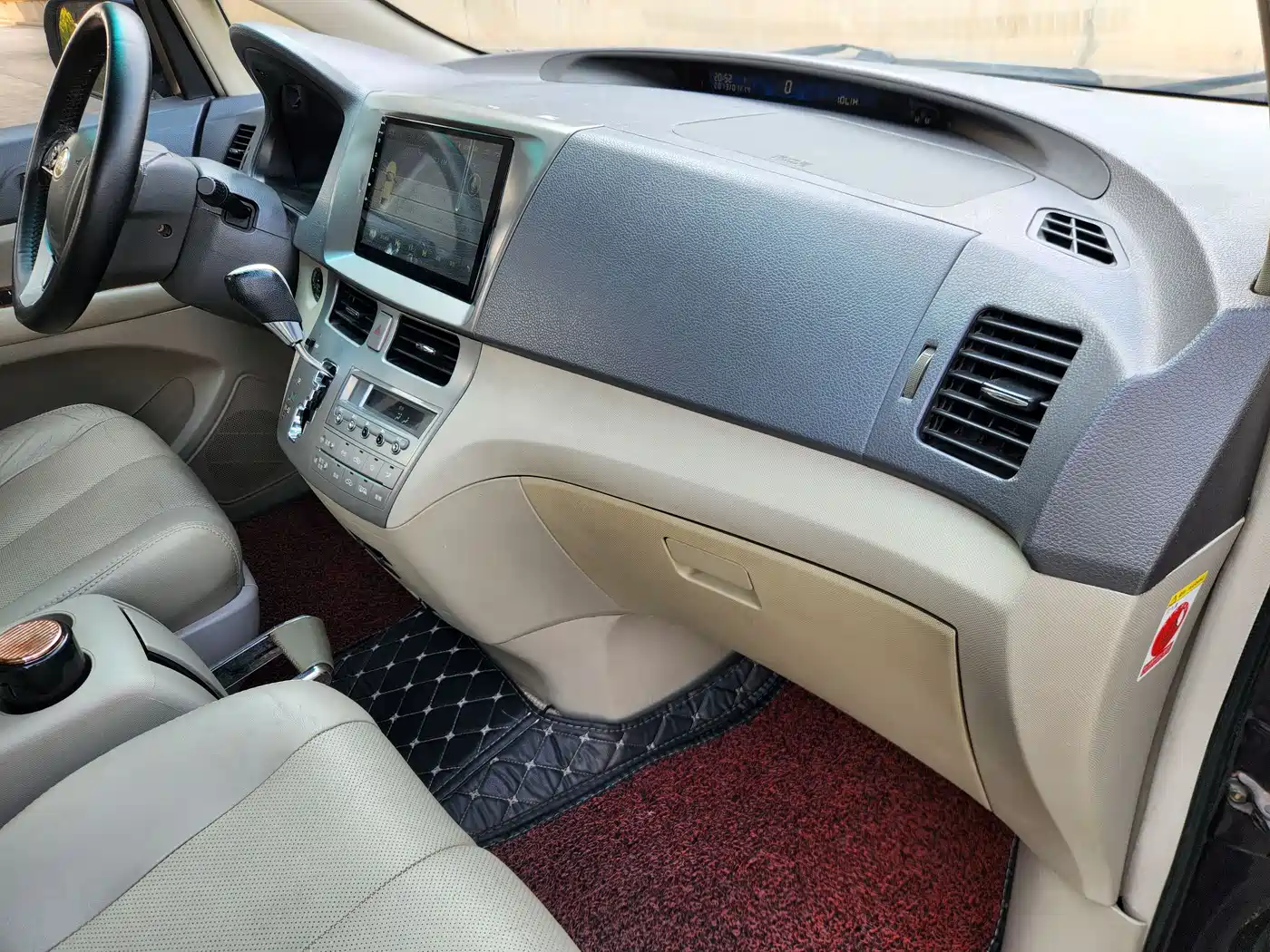 BYD M6 2013 2.4L Automatic Premium фото 14