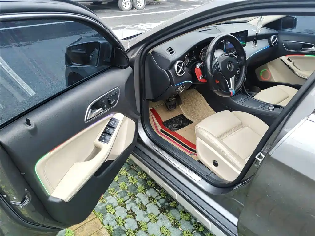 Mercedes-Benz GLA 2016 GLA 200 Fashion фото 12